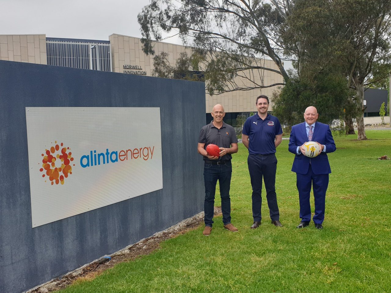 Using a dummy to train cardiac resuscitation